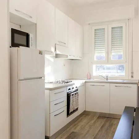 R 15 Ristrutturato Con Terrazzo Numana