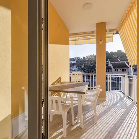 R 15 Ristrutturato Con Terrazzo