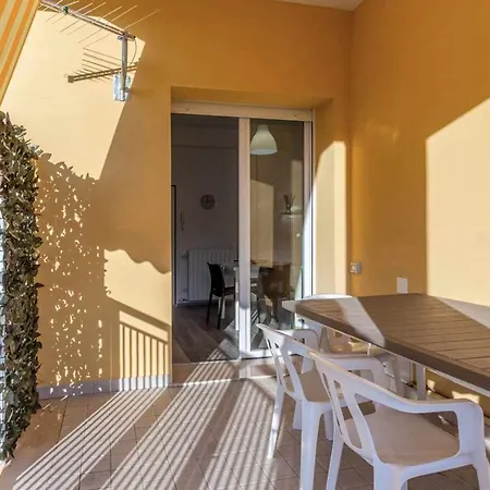 Апартаменты R 15 Ristrutturato Con Terrazzo Нумана